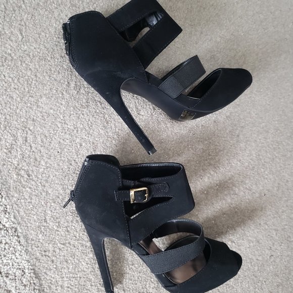 SEXY BLACK HEELS - Picture 11 of 12